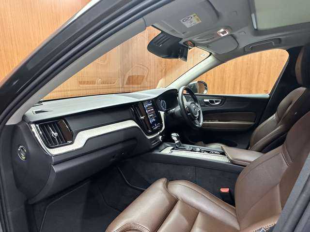 ボルボ ＸＣ６０ T5 AWD インスクリプション 千葉県 2019(令1)年 7.1万km メープルブラウンM パノラマＳＲ　/茶革シート　/ｈａｒｍａｎｋａｒｄｏｎサウンド　/ＨＵＤ　/ＡＣＣ　/ナビ　/３６０°/Ｂｌｕｅｔｏｏｔｈ接続　/シートヒーター　/ベンチレーション　/電動リアゲート　/パークアシスト　/衝突軽減Ｂ　/ＢＳＭ