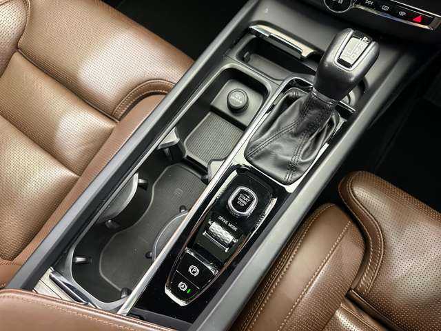 ボルボ ＸＣ６０ T5 AWD インスクリプション 千葉県 2019(令1)年 7.1万km メープルブラウンM パノラマＳＲ　/茶革シート　/ｈａｒｍａｎｋａｒｄｏｎサウンド　/ＨＵＤ　/ＡＣＣ　/ナビ　/３６０°/Ｂｌｕｅｔｏｏｔｈ接続　/シートヒーター　/ベンチレーション　/電動リアゲート　/パークアシスト　/衝突軽減Ｂ　/ＢＳＭ