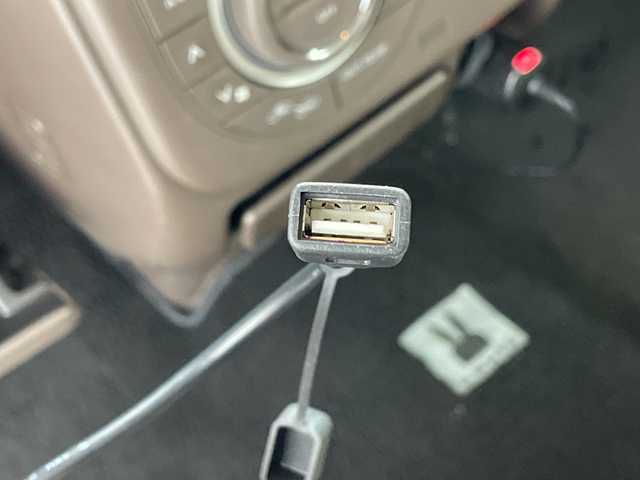 スズキ ラパン ショコラ X 群馬県 2014(平26)年 9.1万km シャンパンピンクPM ナビ　ＣＤ／ＤＶＤ再生　ＡＵＸ　ドラレコ　ＥＴＣ　キセノンヘッドライト　オートライト　オートエアコン　ＵＳＢ入力端子　プッシュスタートボタン　スマートキー　革巻きステアリング　革巻きシフト　禁煙車