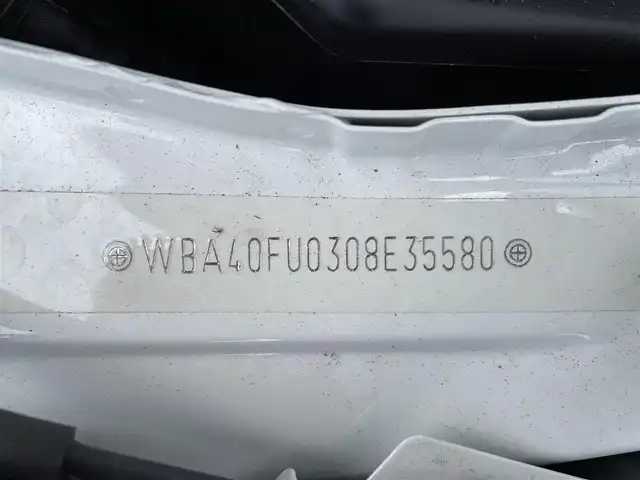 ＢＭＷ ＢＭＷ ３２０ｄ xDrive Mスポーツ 佐賀県 2024(令6)年 0.8万km 白 純正14.9インチディスプレイ/・AM/FM/AppleCarPlay/Spotify/サラウンド・ビュー・システム/ルームミラー一体型ETC/電子パーキングブレーキ/・AUTO HOLD機能/置くだけ充電/ハーフレザーシート/DN席パワーシート(D席メモリー機能付)/DN席シートヒーター/ISOFIX対応/パドルシフト/革巻きステアリング/ステリングリモコン/純正19インチアルミホイール/純正LEDヘッドライト/・オートマチックハイビーム/リヤフォグランプ/取扱説明書/ドライビングアシスト/・アクティブクルーズコントロール/・車線逸脱警告/・パークディスタンスコントロール/・アクティブPDC緊急ブレーキ