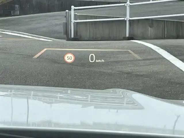 ＢＭＷ ＢＭＷ ３２０ｄ xDrive Mスポーツ 佐賀県 2024(令6)年 0.8万km 白 純正14.9インチディスプレイ/・AM/FM/AppleCarPlay/Spotify/サラウンド・ビュー・システム/ルームミラー一体型ETC/電子パーキングブレーキ/・AUTO HOLD機能/置くだけ充電/ハーフレザーシート/DN席パワーシート(D席メモリー機能付)/DN席シートヒーター/ISOFIX対応/パドルシフト/革巻きステアリング/ステリングリモコン/純正19インチアルミホイール/純正LEDヘッドライト/・オートマチックハイビーム/リヤフォグランプ/取扱説明書/ドライビングアシスト/・アクティブクルーズコントロール/・車線逸脱警告/・パークディスタンスコントロール/・アクティブPDC緊急ブレーキ