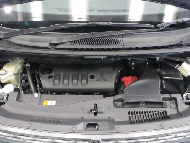 三菱 デリカＤ：５ ジャスパー 千葉県 2022(令4)年 2.8万km グラファイトグレーメタリック/ブラックマイカ 純正OP11インチナビ/フルセグTV/CD/DVD再生/Bluetooth/HDMI/パノラミックビューモニター/前後ドライブレコーダー/純正18インチAW/純正フロアマット/レーダークルーズコントロール/衝突軽減ブレーキ/車線逸脱警報/オートハイビーム/ブラインドスポットモニター/プリクラッシュセーフティー/両側パワースライドドア /LEDヘッドライト/オートライト/ハーフレザー