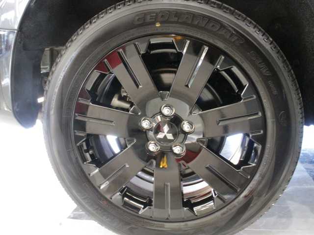 三菱 デリカＤ：５ ジャスパー 千葉県 2022(令4)年 2.8万km グラファイトグレーメタリック/ブラックマイカ 純正OP11インチナビ/フルセグTV/CD/DVD再生/Bluetooth/HDMI/パノラミックビューモニター/前後ドライブレコーダー/純正18インチAW/純正フロアマット/レーダークルーズコントロール/衝突軽減ブレーキ/車線逸脱警報/オートハイビーム/ブラインドスポットモニター/プリクラッシュセーフティー/両側パワースライドドア /LEDヘッドライト/オートライト/ハーフレザー