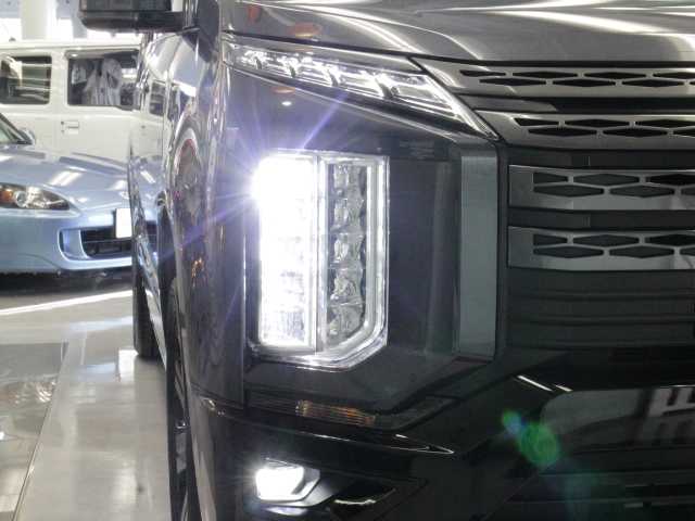 三菱 デリカＤ：５ ジャスパー 千葉県 2022(令4)年 2.8万km グラファイトグレーメタリック/ブラックマイカ 純正OP11インチナビ/フルセグTV/CD/DVD再生/Bluetooth/HDMI/パノラミックビューモニター/前後ドライブレコーダー/純正18インチAW/純正フロアマット/レーダークルーズコントロール/衝突軽減ブレーキ/車線逸脱警報/オートハイビーム/ブラインドスポットモニター/プリクラッシュセーフティー/両側パワースライドドア /LEDヘッドライト/オートライト/ハーフレザー