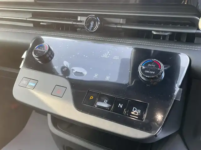 日産 セレナ e－パワー ハイウェイスター V 福岡県 2025(令7)年 0.1千km ダイヤモンドブラック 登録済み未使用車/純正12.3型ディスプレイナビ(フルセグTV/BT)/全方位/ブラインドスポット/オートホールド/コーナーセンサー/プロパイロット/デジタルインナーミラー/両側パワスラ/ドラレコ/ETC2.0/ハンドルヒーター/USB/HDMI/純正アルミホイール/純正LED/スペアキー/プッシュスタート/スマートキー