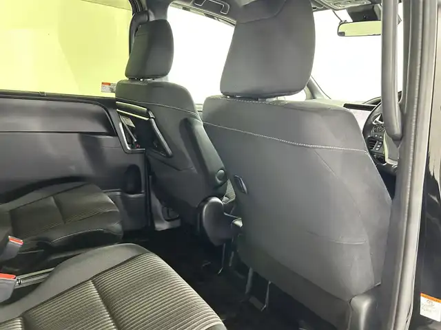 トヨタ ヴォクシー ハイブリッド ZS 煌Ⅱ 佐賀県 2019(令1)年 4.5万km ブラック 純正ディーラーオプション9インチナビ/バックカメラ/フルセグテレビ　/CD/DVD/BT/SD/FM.AM/プリクラッシュセーフティ/レーンディパーチャーアラート/オートハイビーム/クルーズコントロール/シートヒーター/純正ドライブレコーダー/純正フロアマット/純正ドアバイザー/プッシュスタート