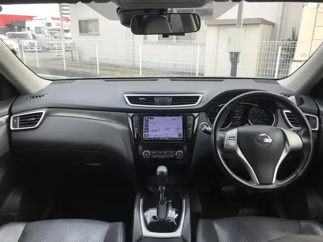 日産 エクストレイル 20X エマージェンシーブレーキ 栃木県 2015(平27)年 9.3万km ダイヤモンドブラック (株)IDOMが運営する【じしゃロン小山店】の自社ローン対象車両になります。こちらは現金ご利用時の価格です。/自社ローンご希望の方は別途その旨お申付け下さい。//禁煙車/純正フルセグナビ/（CD/DVD/AM/FMラジオ）/(Bluetooth)/スマートキー/プッシュスタート/バックカメラ/ＥＴＣ/エマージェンシーブレーキ/車線逸脱警報/シートヒーター/コーナーセンサー/ドライブレコーダー/アイドリングストップ/ステアリングリモコン/電動格納ドアミラー/パワーウインドウ/オートライト/防眩ミラー