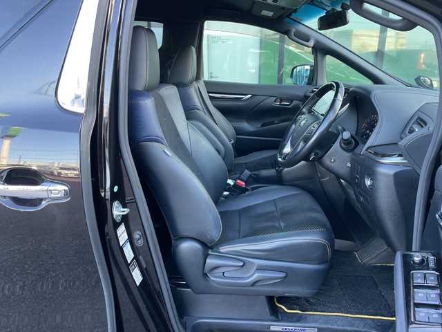 トヨタ ヴェルファイア 2.5Z Aエディデョン ゴールデンアイズ 道央・札幌 2017(平29)年 3万km バーニングブラッククリスタルシャインガラスフレーク ４WD/モデリスタエアロ/社外足廻り（ダウンサス）/純正ディーラーOPナビ/CD/DVD/BT/フルセグ/純正フリップダウンモニター/横滑り防止装置/クルーズコントロール/パーキングアシスト/クリアランスソナー/バック/フロントカメラ/ビルトインETC/ドライブレコーダー/アイドリングストップ/ECOMODE/nanoe/両側パワースライドドア/パワーバックドア/N席/２列目オットマン/ハーフレザーシート/革巻きウッドコンビステアリング/ステアリングリモコン/AC100V/電動パーキング/ブレーキホールド/MTモード付AT/プッシュスタート/スマートキー/LEDヘッドライト/オートライト/フォグランプ/電動格納ミラー/ウィンカーミラー/純正フロアマット/ドアバイザー/サスペンション/グリル積込