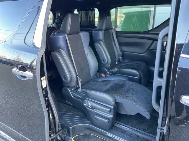 トヨタ ヴェルファイア 2.5Z Aエディデョン ゴールデンアイズ 道央・札幌 2017(平29)年 3万km バーニングブラッククリスタルシャインガラスフレーク ４WD/モデリスタエアロ/社外足廻り（ダウンサス）/純正ディーラーOPナビ/CD/DVD/BT/フルセグ/純正フリップダウンモニター/横滑り防止装置/クルーズコントロール/パーキングアシスト/クリアランスソナー/バック/フロントカメラ/ビルトインETC/ドライブレコーダー/アイドリングストップ/ECOMODE/nanoe/両側パワースライドドア/パワーバックドア/N席/２列目オットマン/ハーフレザーシート/革巻きウッドコンビステアリング/ステアリングリモコン/AC100V/電動パーキング/ブレーキホールド/MTモード付AT/プッシュスタート/スマートキー/LEDヘッドライト/オートライト/フォグランプ/電動格納ミラー/ウィンカーミラー/純正フロアマット/ドアバイザー/サスペンション/グリル積込