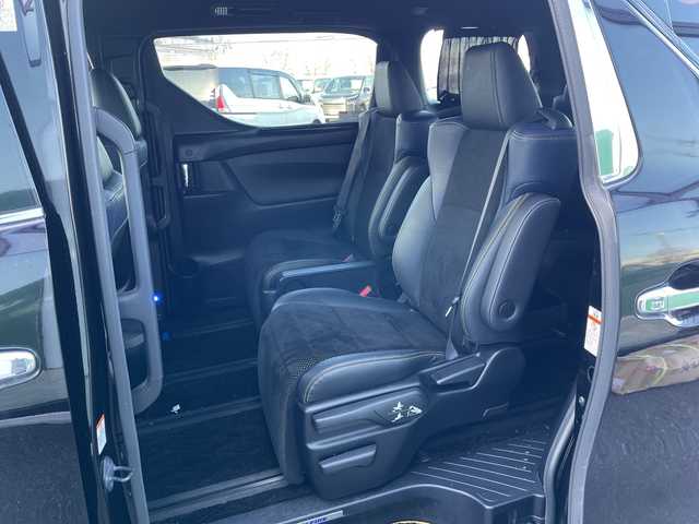 トヨタ ヴェルファイア 2.5Z Aエディデョン ゴールデンアイズ 道央・札幌 2017(平29)年 3万km バーニングブラッククリスタルシャインガラスフレーク ４WD/モデリスタエアロ/社外足廻り（ダウンサス）/純正ディーラーOPナビ/CD/DVD/BT/フルセグ/純正フリップダウンモニター/横滑り防止装置/クルーズコントロール/パーキングアシスト/クリアランスソナー/バック/フロントカメラ/ビルトインETC/ドライブレコーダー/アイドリングストップ/ECOMODE/nanoe/両側パワースライドドア/パワーバックドア/N席/２列目オットマン/ハーフレザーシート/革巻きウッドコンビステアリング/ステアリングリモコン/AC100V/電動パーキング/ブレーキホールド/MTモード付AT/プッシュスタート/スマートキー/LEDヘッドライト/オートライト/フォグランプ/電動格納ミラー/ウィンカーミラー/純正フロアマット/ドアバイザー/サスペンション/グリル積込