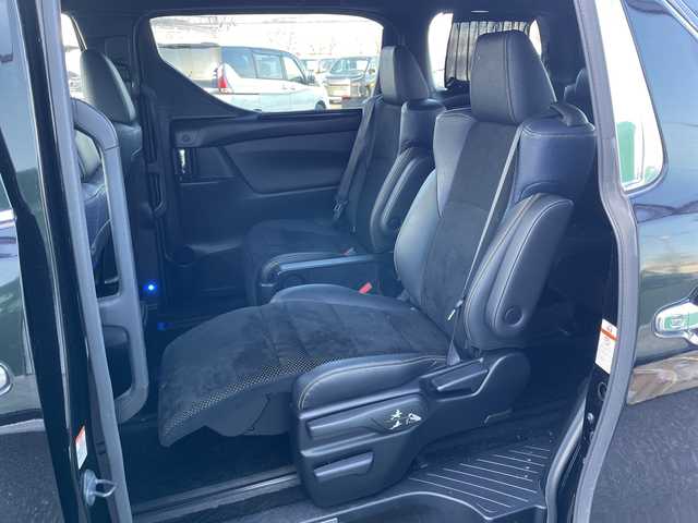 トヨタ ヴェルファイア 2.5Z Aエディデョン ゴールデンアイズ 道央・札幌 2017(平29)年 3万km バーニングブラッククリスタルシャインガラスフレーク ４WD/モデリスタエアロ/社外足廻り（ダウンサス）/純正ディーラーOPナビ/CD/DVD/BT/フルセグ/純正フリップダウンモニター/横滑り防止装置/クルーズコントロール/パーキングアシスト/クリアランスソナー/バック/フロントカメラ/ビルトインETC/ドライブレコーダー/アイドリングストップ/ECOMODE/nanoe/両側パワースライドドア/パワーバックドア/N席/２列目オットマン/ハーフレザーシート/革巻きウッドコンビステアリング/ステアリングリモコン/AC100V/電動パーキング/ブレーキホールド/MTモード付AT/プッシュスタート/スマートキー/LEDヘッドライト/オートライト/フォグランプ/電動格納ミラー/ウィンカーミラー/純正フロアマット/ドアバイザー/サスペンション/グリル積込