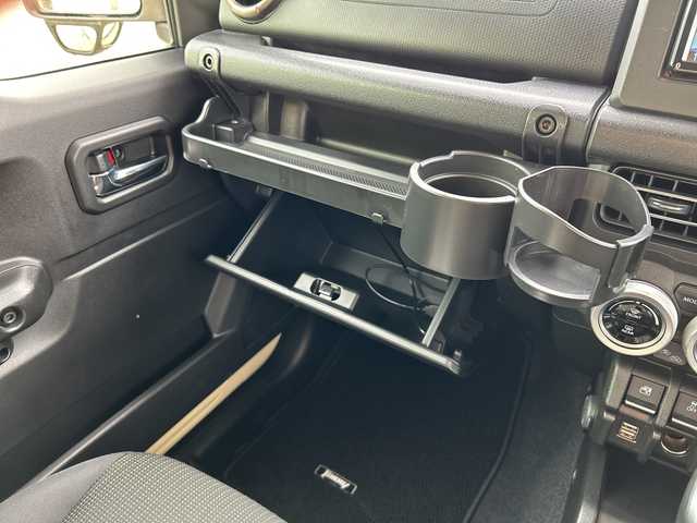 スズキ ジムニー XC 青森県 2021(令3)年 3.8万km シフォンアイボリーメタリックブラック2トーンルーフ 4WD/純正メモリナビ・フルセグTV/CD・DVD・Bluetooth・SD・USB/バックカメラ/前席シートヒーター/セーフティサポート/デュアルセンサーブレーキサポート/ハイビームアシスト/クルーズコントロール/車線逸脱警報機能/誤発進抑制機能/ダウンヒルアシストコントロール/LEDヘッドライト/オートライト/フォグランプ/社外テールランプ/純正16インチアルミ/スマートキー/プッシュスタート