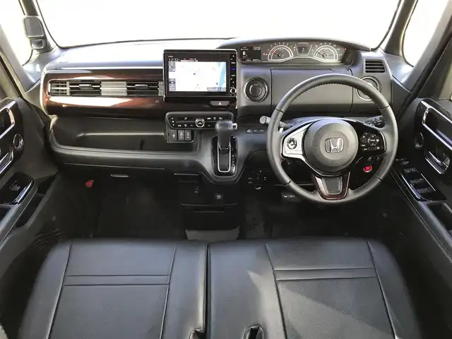 ホンダ Ｎ ＢＯＸ カスタム L ターボ 鳥取県 2021(令3)年 5.3万km プラチナホワイトパール ４・W・D/純正8インチナビ/フルセグ/DVD/CD/BT/USB/バックカメラ・ビルトインETC/前後ドライブレコーダー/前席シートヒーター/レーダークルーズコントロール/レーンキープアシスト/LEDヘットライト/フォグライト/純正15インチアルミホイール/プッシュエンジンスタート/レザー調シートカバー/アイドリングストップ/シートバックテーブル/フロアマット/ドアバイザー/スペアキー