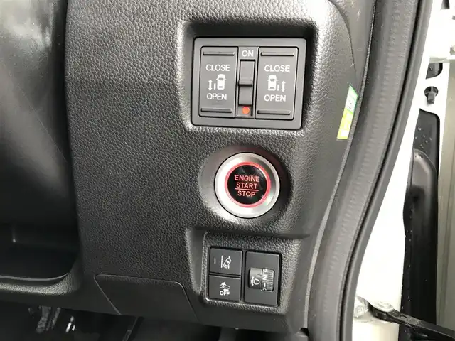 ホンダ Ｎ ＢＯＸ カスタム L ターボ 鳥取県 2021(令3)年 5.3万km プラチナホワイトパール ４・W・D/純正8インチナビ/フルセグ/DVD/CD/BT/USB/バックカメラ・ビルトインETC/前後ドライブレコーダー/前席シートヒーター/レーダークルーズコントロール/レーンキープアシスト/LEDヘットライト/フォグライト/純正15インチアルミホイール/プッシュエンジンスタート/レザー調シートカバー/アイドリングストップ/シートバックテーブル/フロアマット/ドアバイザー/スペアキー