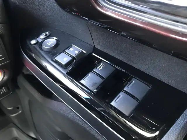 ホンダ Ｎ ＢＯＸ カスタム L ターボ 鳥取県 2021(令3)年 5.3万km プラチナホワイトパール ４・W・D/純正8インチナビ/フルセグ/DVD/CD/BT/USB/バックカメラ・ビルトインETC/前後ドライブレコーダー/前席シートヒーター/レーダークルーズコントロール/レーンキープアシスト/LEDヘットライト/フォグライト/純正15インチアルミホイール/プッシュエンジンスタート/レザー調シートカバー/アイドリングストップ/シートバックテーブル/フロアマット/ドアバイザー/スペアキー