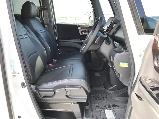 ホンダ Ｎ ＢＯＸ カスタム L ターボ 鳥取県 2021(令3)年 5.3万km プラチナホワイトパール ４・W・D/純正8インチナビ/フルセグ/DVD/CD/BT/USB/バックカメラ・ビルトインETC/前後ドライブレコーダー/前席シートヒーター/レーダークルーズコントロール/レーンキープアシスト/LEDヘットライト/フォグライト/純正15インチアルミホイール/プッシュエンジンスタート/レザー調シートカバー/アイドリングストップ/シートバックテーブル/フロアマット/ドアバイザー/スペアキー