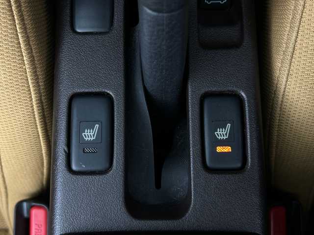 ダイハツ コペン ローブ 愛知県 2014(平26)年 5.5万km ブラックマイカメタリック 禁煙車/7V型ワイドナビ/（Bluetooth/CD/フルセグTV/SD/iPod）/バックカメラ/ETC/ハーフレザーシート/シートヒーター/オープンルーフ/ステアリングリモコン/MTモード付/純正フロアマット/横滑り防止装置/LEDヘッドライト/フォグランプ/アイドリングストップ/プッシュスタート