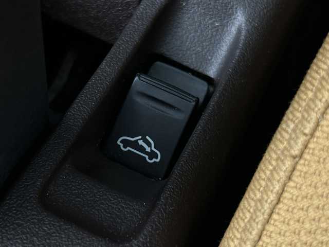 ダイハツ コペン ローブ 愛知県 2014(平26)年 5.5万km ブラックマイカメタリック 禁煙車/7V型ワイドナビ/（Bluetooth/CD/フルセグTV/SD/iPod）/バックカメラ/ETC/ハーフレザーシート/シートヒーター/オープンルーフ/ステアリングリモコン/MTモード付/純正フロアマット/横滑り防止装置/LEDヘッドライト/フォグランプ/アイドリングストップ/プッシュスタート