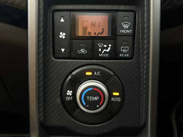 ダイハツ コペン ローブ 愛知県 2014(平26)年 5.5万km ブラックマイカメタリック 禁煙車/7V型ワイドナビ/（Bluetooth/CD/フルセグTV/SD/iPod）/バックカメラ/ETC/ハーフレザーシート/シートヒーター/オープンルーフ/ステアリングリモコン/MTモード付/純正フロアマット/横滑り防止装置/LEDヘッドライト/フォグランプ/アイドリングストップ/プッシュスタート