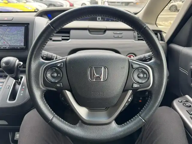 ホンダ フリード G ホンダセンシング 千葉県 2019(令1)年 5.2万km ミッドナイトブルービームM ワンオーナー車/禁煙車/ホンダセンシング/レーダークルーズコントロール/レーンキープアシスト/リアコーナーセンサー/社外SDナビ/フルセグTV/Bluetooth/バックカメラ/両側電動スライドドア/ドライブレコーダー/LEDライト/ETC/スマートキー