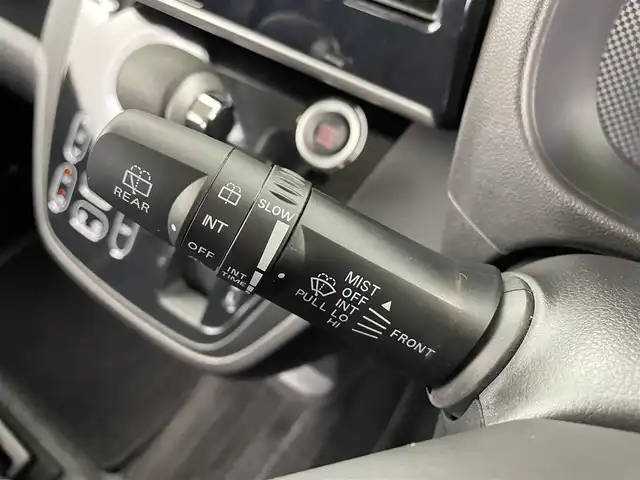 日産 デイズ ルークス X Vセレクション 大分県 2019(令1)年 4.6万km ホワイトソリッド/アイスブルー エマージェンシーブレーキ/コーナーセンサー/アラウンドビューモニター/前方ドライブレコーダー/革巻きステアリング/ドアバイザー/純正14インチアルミホイール/純正フロアマット/インテリキー/後席サンシェード/ハロゲンヘッドライト/両側パワースライドドア/スマートキー・プッシュスタート