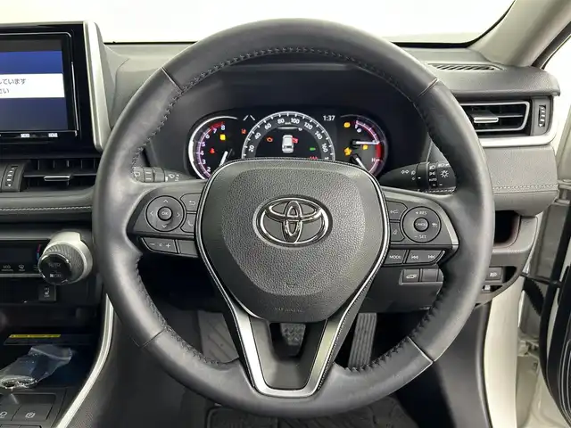 トヨタ ＲＡＶ４ G Zパッケージ 道央・札幌 2019(令1)年 2.8万km ホワイトパールクリスタルシャイン ・4WD/・純正ナビ/・フルセグ/BT/CD/DVD/SD/・バックカメラ/・トヨタセーフティセンス/・プリクラッシュ/・アダプティブクルーズコントロール/・レーンキープアシスト/・クリアランスソナー/・デジタルインナーミラー/・ブラインドスポットモニター/・ステアヒーター/・シートヒーター/・レザーシート/・ＥＴＣ2.0/・ブレーキホールド/・電動リアゲート/・オートライト/・オートマチックハイビーム/・ダウンヒルアシストコントロール/・LEDヘッドライト/・スマートキー/・プッシュスタート