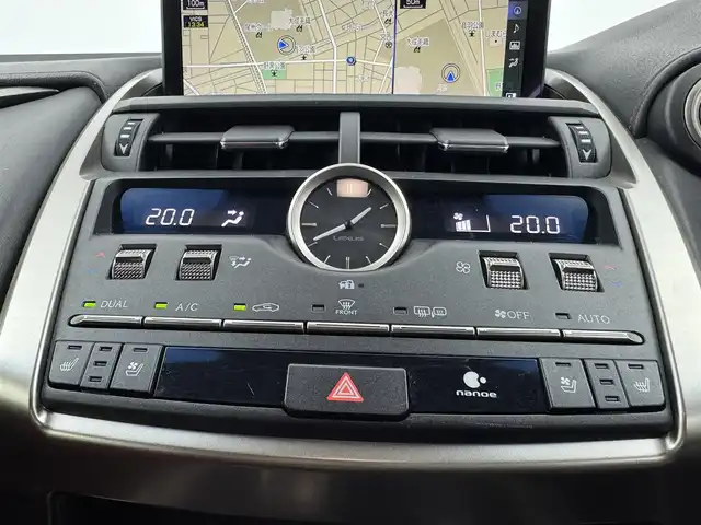 レクサス ＮＸ 300 Fスポーツ 愛知県 2017(平29)年 4.8万km ソニックチタニウム パノラマルーフ/純正ナビ　/（フルセグ／ＢＴ／ＣＤ／ＤＶＤ）　/マークレビンソンサウンドシステム　/レーダークルーズコントロール　/パドルシフト　/パノラミックビューモニター　/ブラインドスポットモニター/衝突軽減システム/レーンキープアシスト　/レザーシート（ブラック×レッド）　/電動リアゲート　/前席パワーシート　/運転席メモリーシート　/前席エアーシート/前席シートヒーター/ハンドルヒーター/ETC2.0/ドライブレコーダー