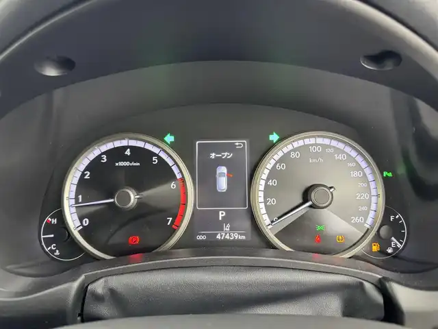 レクサス ＮＸ 300 Fスポーツ 愛知県 2017(平29)年 4.8万km ソニックチタニウム パノラマルーフ/純正ナビ　/（フルセグ／ＢＴ／ＣＤ／ＤＶＤ）　/マークレビンソンサウンドシステム　/レーダークルーズコントロール　/パドルシフト　/パノラミックビューモニター　/ブラインドスポットモニター/衝突軽減システム/レーンキープアシスト　/レザーシート（ブラック×レッド）　/電動リアゲート　/前席パワーシート　/運転席メモリーシート　/前席エアーシート/前席シートヒーター/ハンドルヒーター/ETC2.0/ドライブレコーダー