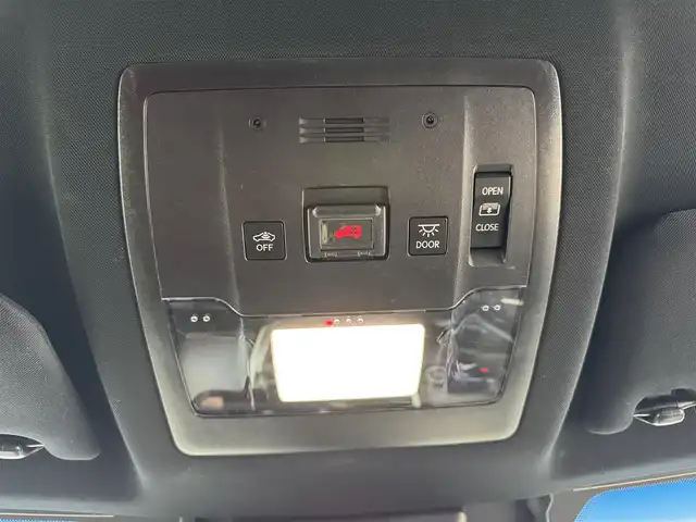 レクサス ＮＸ 300 Fスポーツ 愛知県 2017(平29)年 4.8万km ソニックチタニウム パノラマルーフ/純正ナビ　/（フルセグ／ＢＴ／ＣＤ／ＤＶＤ）　/マークレビンソンサウンドシステム　/レーダークルーズコントロール　/パドルシフト　/パノラミックビューモニター　/ブラインドスポットモニター/衝突軽減システム/レーンキープアシスト　/レザーシート（ブラック×レッド）　/電動リアゲート　/前席パワーシート　/運転席メモリーシート　/前席エアーシート/前席シートヒーター/ハンドルヒーター/ETC2.0/ドライブレコーダー