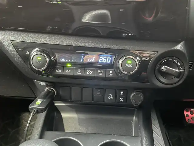 トヨタ ハイラックス Z 青森県 2020(令2)年 2.3万km スーパーホワイトⅡ 切替4WD/純正ナビ/ (CD/DVD/BT)/フルセグTV/バックカメラ/プリクラッシュセーフティ/レーンディパーチャーアラート/レーダークルーズコントロール/ロードサインアシスタント/先行車発進告知/アイドリングストップ/オートライト/LEDヘッドライト/フォグランプ/リアフォグランプ/ETC/コーナーセンサー/ヒルスタートアシストコントロール/社外エンジンスターター /社外マッドガード/社外シートカバー/社外トノカバー/純正サイドステップ/純正フロアマット/純正ドアバイザー/スペアキー/社外17インチアルミホイール/積込タイヤ/取扱説明書/保証書