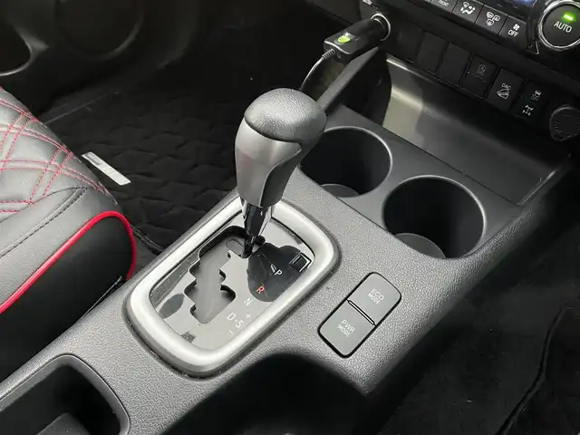 トヨタ ハイラックス Z 青森県 2020(令2)年 2.3万km スーパーホワイトⅡ 切替4WD/純正ナビ/ (CD/DVD/BT)/フルセグTV/バックカメラ/プリクラッシュセーフティ/レーンディパーチャーアラート/レーダークルーズコントロール/ロードサインアシスタント/先行車発進告知/アイドリングストップ/オートライト/LEDヘッドライト/フォグランプ/リアフォグランプ/ETC/コーナーセンサー/ヒルスタートアシストコントロール/社外エンジンスターター /社外マッドガード/社外シートカバー/社外トノカバー/純正サイドステップ/純正フロアマット/純正ドアバイザー/スペアキー/社外17インチアルミホイール/積込タイヤ/取扱説明書/保証書