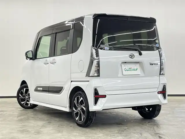 ダイハツ タント カスタム X スタイルセレクション 長崎県 2021(令3)年 2.5万km ブラックマイカメタリック/シャイニングホワイトパール 純正8インチSDナビ　（NSZN‐Y71DS）/・フルセグTV　CD/DVD/SD/Bluetooth/スマートアシスト/・衝突警報機能/・衝突回避支援ブレーキ機能/・ブレーキ制御付誤発進抑制機能/・車線逸脱警報機能/・路側逸脱警報機能/・ふらつき警報/・オートハイビーム/トラクションコントロール/ビークルスタビリティコントロール/バックカメラ/全方位カメラ/コーナーセンサー/両側パワースライドドア/純正ドライブレコーダー/ETC/シートヒーター（D・N席）/アイドリングストップ/プッシュスタート/ステアリングスイッチ/純正フロアマット/純正14インチAW/純正ドアバイザー/取扱説明書/保証書/