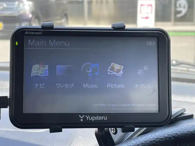 スズキ スイフト XG 高知県 2016(平28)年 1.7万km スターシルバーメタリック 純正オーディオ(AM/FM/CD)/ポータブルナビ(ワンセグ)/ETC/ドラレコ機能付きデジタルインナーミラー/プッシュスタート/スマートキー/純正フロアマット/純正ドアバイザー/ハロゲンヘッドライト/ヘッドランプレベライザー/電動格納ミラー/トノカバー/純正ホイールキャップ