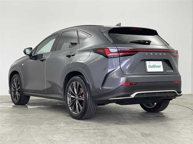 レクサス ＮＸ 350h Fスポーツ 群馬県 2023(令5)年 1.5万km ソニッククロム パノラマルーフ　諄ｓ寧１４インチナビ　パノラミックビューモニター　パワーバックドア　ＬＥＤ　ＡＨＢ　ＢＳＭ　シートヒーター　エアシート　純正２０インチＡＷ　デジタルインナーミラー　ワイヤレス充電　禁煙