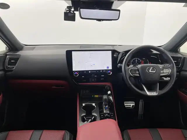 レクサス ＮＸ 350h Fスポーツ 群馬県 2023(令5)年 1.5万km ソニッククロム パノラマルーフ/ルーフレール/3眼フルLEDヘッドランプ/・3眼フルLEDヘッドランプ/・アダプティブハイビームシステム/・ヘッドランプクリーナー/・LEDコーナリングランプ/後席電動格納機能/・電動リクライニング/・電動格納/・後席シートヒーター/オレンジブレーキキャリパー/デジタルインナーミラー/＝＝＝＝＝/純正14インチディスプレイオーディオ/(AM/FM/Bluetooth/フルセグTV/USB/AppleCarPlay/AndroidAuto)/パノラミックビューモニター/ハンズフリーパワーバックドア/Lexus Safety System/・プリクラッシュセーフティシステム（検知機能付衝突回避支援タイプ）/・レーンディパーチャーアラート/・レーダークルーズコントロール（全車速追従機能付）/・レーントレーシングアシスト/レーンチェンジアシスト/・フロントクロストラフィックアラート/ブラインドスポットモニター/前席シートヒーター/シートベンチレーション/ステアリングヒーター/前席パワーシート(運転席メモリー機能)