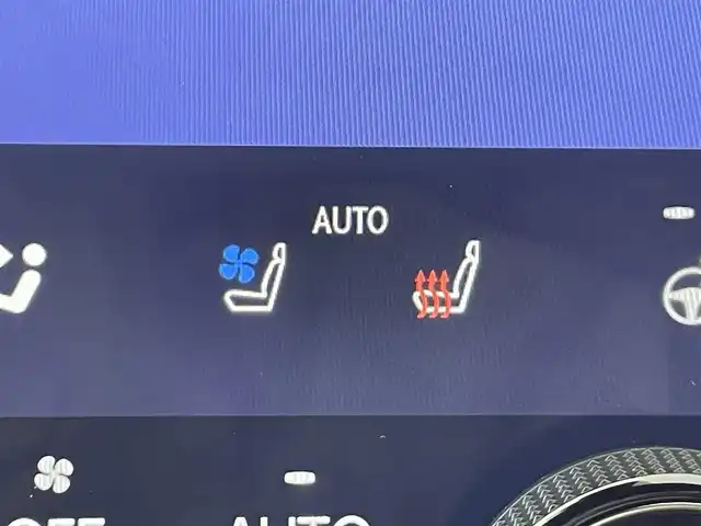 レクサス ＮＸ 350h Fスポーツ 群馬県 2023(令5)年 1.5万km ソニッククロム パノラマルーフ/ルーフレール/3眼フルLEDヘッドランプ/・3眼フルLEDヘッドランプ/・アダプティブハイビームシステム/・ヘッドランプクリーナー/・LEDコーナリングランプ/後席電動格納機能/・電動リクライニング/・電動格納/・後席シートヒーター/オレンジブレーキキャリパー/デジタルインナーミラー/＝＝＝＝＝/純正14インチディスプレイオーディオ/(AM/FM/Bluetooth/フルセグTV/USB/AppleCarPlay/AndroidAuto)/パノラミックビューモニター/ハンズフリーパワーバックドア/Lexus Safety System/・プリクラッシュセーフティシステム（検知機能付衝突回避支援タイプ）/・レーンディパーチャーアラート/・レーダークルーズコントロール（全車速追従機能付）/・レーントレーシングアシスト/レーンチェンジアシスト/・フロントクロストラフィックアラート/ブラインドスポットモニター/前席シートヒーター/シートベンチレーション/ステアリングヒーター/前席パワーシート(運転席メモリー機能)