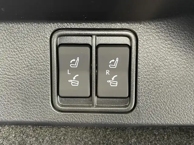 レクサス ＮＸ 350h Fスポーツ 群馬県 2023(令5)年 1.5万km ソニッククロム パノラマルーフ/ルーフレール/3眼フルLEDヘッドランプ/・3眼フルLEDヘッドランプ/・アダプティブハイビームシステム/・ヘッドランプクリーナー/・LEDコーナリングランプ/後席電動格納機能/・電動リクライニング/・電動格納/・後席シートヒーター/オレンジブレーキキャリパー/デジタルインナーミラー/＝＝＝＝＝/純正14インチディスプレイオーディオ/(AM/FM/Bluetooth/フルセグTV/USB/AppleCarPlay/AndroidAuto)/パノラミックビューモニター/ハンズフリーパワーバックドア/Lexus Safety System/・プリクラッシュセーフティシステム（検知機能付衝突回避支援タイプ）/・レーンディパーチャーアラート/・レーダークルーズコントロール（全車速追従機能付）/・レーントレーシングアシスト/レーンチェンジアシスト/・フロントクロストラフィックアラート/ブラインドスポットモニター/前席シートヒーター/シートベンチレーション/ステアリングヒーター/前席パワーシート(運転席メモリー機能)
