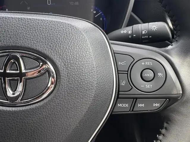 トヨタ カローラ クロス Z 徳島県 2023(令5)年 2.2万km アティチュードブラックマイカ 純正ナビ/(AM.FM.BT.Miracast.CarPlay.Android Auto)/電動リアゲート/トヨタセーフティセンス/全周囲カメラ/電動パーキング/オートホールド/ハーフレザーシート/前席シートヒーター/ＥＴＣ２．０/ＬＥＤヘッドライト/パワーシート/純正フロアマット