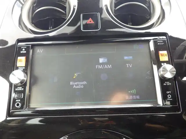 日産 ノート メダリスト エマージェンシーB 千葉県 2015(平27)年 6.8万km インペリアルアンバーP エマージェンシーブレーキ/ハーフレザーシート/純正SDナビ/地デジTV/【DVD/CD再生機能　Bluetooth接続】/アラウンドビューモニター/ドライブレコーダー（前後撮影）/革巻きステアリング/LEDヘッドライト/ウインカーミラー/コーナーセンサー/純正15インチアルミホイル/インテリジェントキー