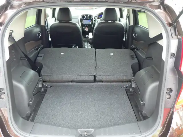 日産 ノート メダリスト エマージェンシーB 千葉県 2015(平27)年 6.8万km インペリアルアンバーP エマージェンシーブレーキ/ハーフレザーシート/純正SDナビ/地デジTV/【DVD/CD再生機能　Bluetooth接続】/アラウンドビューモニター/ドライブレコーダー（前後撮影）/革巻きステアリング/LEDヘッドライト/ウインカーミラー/コーナーセンサー/純正15インチアルミホイル/インテリジェントキー