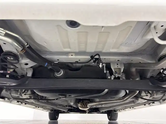 スズキ スペーシア カスタム HYBRID XS 佐賀県 2022(令4)年 1.6万km ピュアホワイトP 純正８インチナビ/ＡＭ/ＦＭ/CD/DVD/Bluetooth/フルセグTV/全方位カメラ/クルーズコントロール(追従あり)/衝突被害軽減システム/レーンアシスト/ハーフレザーシート/シートヒーター/ETC/LEDヘッドライト/フォグランプ/オートエアコン/リアサーキュレーター/盗難防止装置/横滑り防止装置/車線逸脱警報/オートライト/スマートキー/プッシュスタート/フロアマット/純正15インチアルミホイール/ステアリングスイッチ/電動格納ミラー/コーナーセンサー