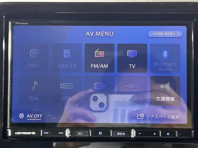 スズキ スペーシア カスタム HYBRID XS 佐賀県 2022(令4)年 1.6万km ピュアホワイトP 純正８インチナビ/ＡＭ/ＦＭ/CD/DVD/Bluetooth/フルセグTV/全方位カメラ/クルーズコントロール(追従あり)/衝突被害軽減システム/レーンアシスト/ハーフレザーシート/シートヒーター/ETC/LEDヘッドライト/フォグランプ/オートエアコン/リアサーキュレーター/盗難防止装置/横滑り防止装置/車線逸脱警報/オートライト/スマートキー/プッシュスタート/フロアマット/純正15インチアルミホイール/ステアリングスイッチ/電動格納ミラー/コーナーセンサー
