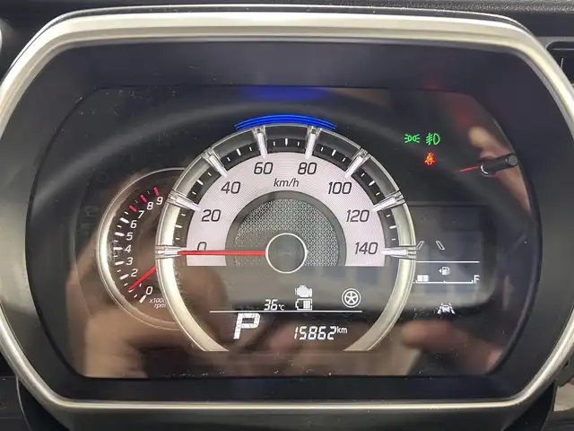 スズキ スペーシア カスタム HYBRID XS 佐賀県 2022(令4)年 1.6万km ピュアホワイトP 純正８インチナビ/ＡＭ/ＦＭ/CD/DVD/Bluetooth/フルセグTV/全方位カメラ/クルーズコントロール(追従あり)/衝突被害軽減システム/レーンアシスト/ハーフレザーシート/シートヒーター/ETC/LEDヘッドライト/フォグランプ/オートエアコン/リアサーキュレーター/盗難防止装置/横滑り防止装置/車線逸脱警報/オートライト/スマートキー/プッシュスタート/フロアマット/純正15インチアルミホイール/ステアリングスイッチ/電動格納ミラー/コーナーセンサー