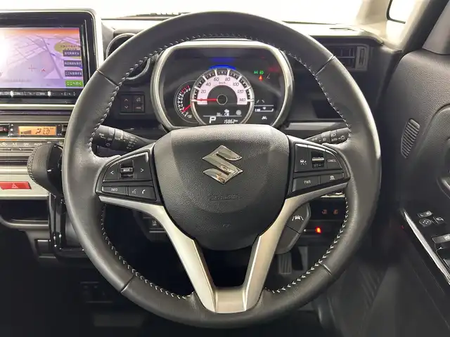 スズキ スペーシア カスタム HYBRID XS 佐賀県 2022(令4)年 1.6万km ピュアホワイトP 純正８インチナビ/ＡＭ/ＦＭ/CD/DVD/Bluetooth/フルセグTV/全方位カメラ/クルーズコントロール(追従あり)/衝突被害軽減システム/レーンアシスト/ハーフレザーシート/シートヒーター/ETC/LEDヘッドライト/フォグランプ/オートエアコン/リアサーキュレーター/盗難防止装置/横滑り防止装置/車線逸脱警報/オートライト/スマートキー/プッシュスタート/フロアマット/純正15インチアルミホイール/ステアリングスイッチ/電動格納ミラー/コーナーセンサー