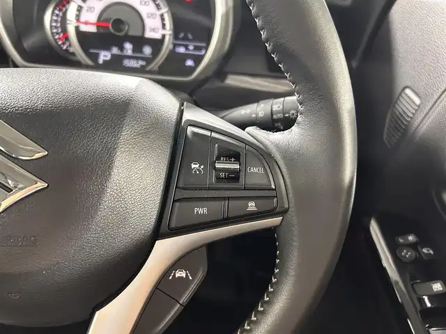 スズキ スペーシア カスタム HYBRID XS 佐賀県 2022(令4)年 1.6万km ピュアホワイトP 純正８インチナビ/ＡＭ/ＦＭ/CD/DVD/Bluetooth/フルセグTV/全方位カメラ/クルーズコントロール(追従あり)/衝突被害軽減システム/レーンアシスト/ハーフレザーシート/シートヒーター/ETC/LEDヘッドライト/フォグランプ/オートエアコン/リアサーキュレーター/盗難防止装置/横滑り防止装置/車線逸脱警報/オートライト/スマートキー/プッシュスタート/フロアマット/純正15インチアルミホイール/ステアリングスイッチ/電動格納ミラー/コーナーセンサー