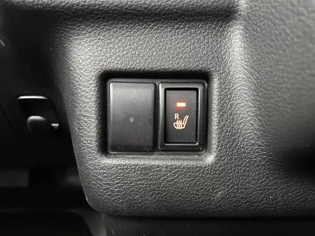 スズキ スペーシア カスタム HYBRID XS 佐賀県 2022(令4)年 1.6万km ピュアホワイトP 純正８インチナビ/ＡＭ/ＦＭ/CD/DVD/Bluetooth/フルセグTV/全方位カメラ/クルーズコントロール(追従あり)/衝突被害軽減システム/レーンアシスト/ハーフレザーシート/シートヒーター/ETC/LEDヘッドライト/フォグランプ/オートエアコン/リアサーキュレーター/盗難防止装置/横滑り防止装置/車線逸脱警報/オートライト/スマートキー/プッシュスタート/フロアマット/純正15インチアルミホイール/ステアリングスイッチ/電動格納ミラー/コーナーセンサー