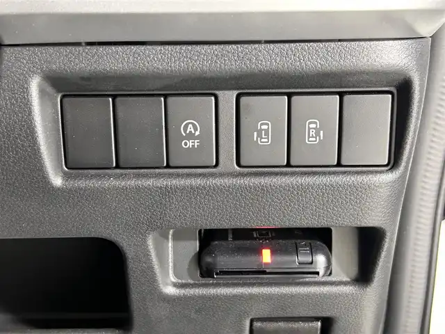 スズキ スペーシア カスタム HYBRID XS 佐賀県 2022(令4)年 1.6万km ピュアホワイトP 純正８インチナビ/ＡＭ/ＦＭ/CD/DVD/Bluetooth/フルセグTV/全方位カメラ/クルーズコントロール(追従あり)/衝突被害軽減システム/レーンアシスト/ハーフレザーシート/シートヒーター/ETC/LEDヘッドライト/フォグランプ/オートエアコン/リアサーキュレーター/盗難防止装置/横滑り防止装置/車線逸脱警報/オートライト/スマートキー/プッシュスタート/フロアマット/純正15インチアルミホイール/ステアリングスイッチ/電動格納ミラー/コーナーセンサー