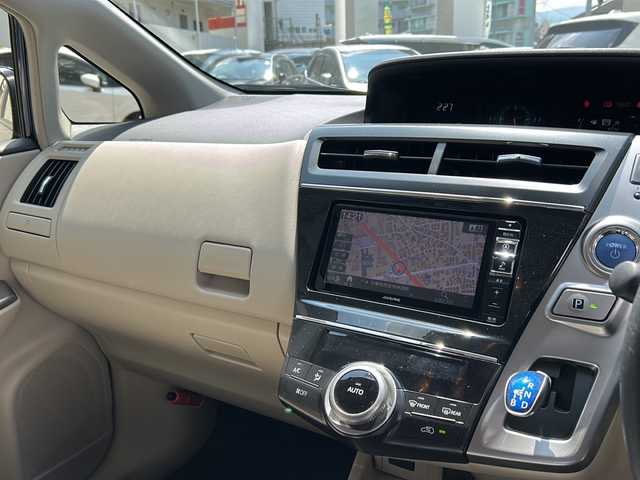 トヨタ プリウス α S 兵庫県 2018(平30)年 1.7万km ダークブルーマイカ ワンオーナー/純正SDナビ　Alpine/Bluetooth・AM/FM・HDMI・CD・DVD/フルセグTV(走行中視聴可能)/バックカメラ/ドライブレコーダー/ビルトインETC/アンチロック・ブレーキ・システム/衝突被害軽減システム/横滑り防止装置/盗難防止装置/レーンキープアシスト/アダプティブクルーズコントロール/アイドリングストップ/オートライト/オートマチックハイビーム/エアバッグ(W+サイド)/カーテンエアバッグ/LEDヘッドライト/純正フロアマット/スペアキー×1/取扱説明書/保証書/記録簿