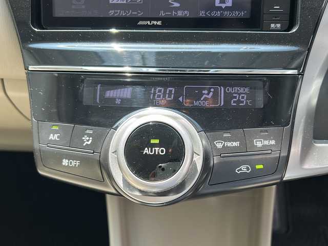トヨタ プリウス α S 兵庫県 2018(平30)年 1.7万km ダークブルーマイカ ワンオーナー/純正SDナビ　Alpine/Bluetooth・AM/FM・HDMI・CD・DVD/フルセグTV(走行中視聴可能)/バックカメラ/ドライブレコーダー/ビルトインETC/アンチロック・ブレーキ・システム/衝突被害軽減システム/横滑り防止装置/盗難防止装置/レーンキープアシスト/アダプティブクルーズコントロール/アイドリングストップ/オートライト/オートマチックハイビーム/エアバッグ(W+サイド)/カーテンエアバッグ/LEDヘッドライト/純正フロアマット/スペアキー×1/取扱説明書/保証書/記録簿