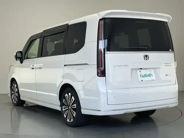 ホンダ ステップワゴン スパーダ eHEV プレミアムライン 愛知県 2023(令5)年 1.4万km プラチナホワイトパール 純正11.4インチナビ/フルセグ/DVD/CD/USB/アラウンドビューモニター/ホンダセンシング/ハーフレザーシート/ブラインドスポットモニター/両側パワースライドドア/電動リアゲート/オットマンチェア/シートヒーターD+N/純正前後ドライブレコーダー/ETC/LEDヘッドライト/スマートキー×2